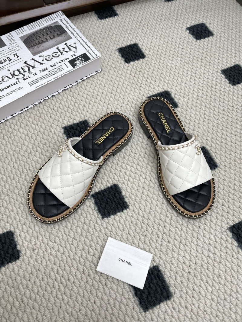 Ch**el slippers